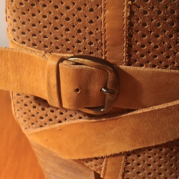 Aquatalia Women's Buckle Ankle Boots Size 6.5 - Picture 8 of 13